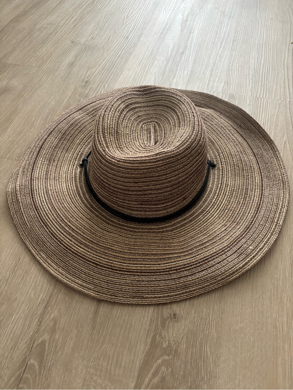 Women’s Wide-Brim Straw Sun Hat